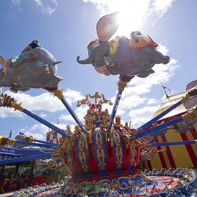 「空飛ぶダンボ」は、すべてピンクの象になるはずだった