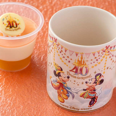 フルーツゼリー＆バニラムース、スーベニアカップ付き（ディズニー40周年スーベニアグッズ）