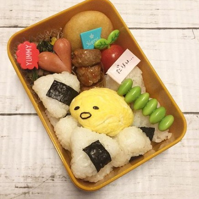 卵焼きぐでたまがおにぎりに混ざっちゃったぐでたま弁当