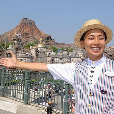 ゲストコントロールキャストのコスチューム