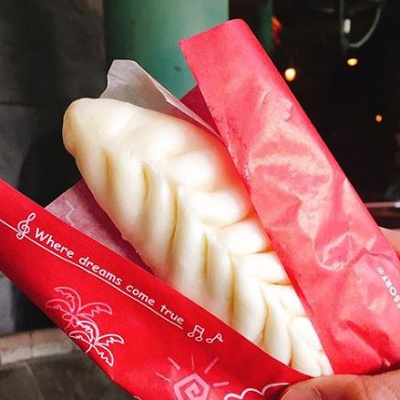 ディズニーシー食べ物：ギョウザドッグ