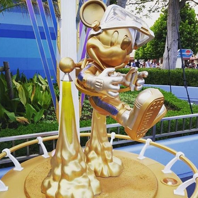 トゥモローランドのハピエストミッキースポット 