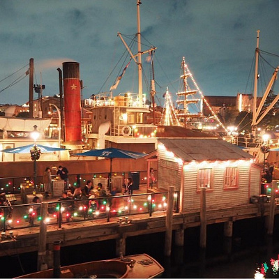 クリスマスはイルミネーションが素敵です♡q