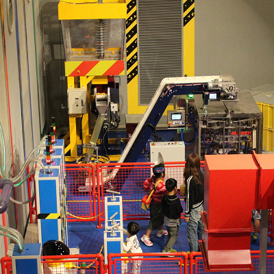 「レゴ®・ファクトリー・ツアー」工場内