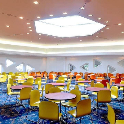 プラザ・レストランの店内