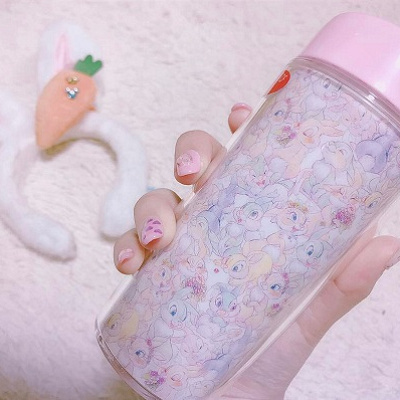 持ち歩くのが楽しくなりそうなドリンクボトルですね♡