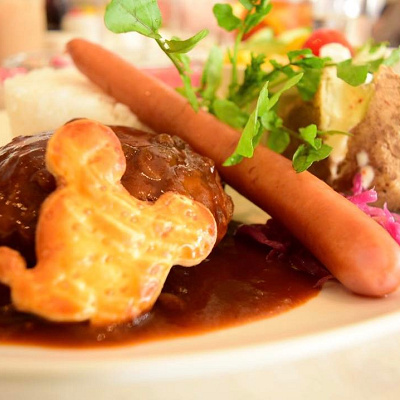 朝食が食べられる数少ないレストランの1つでもある