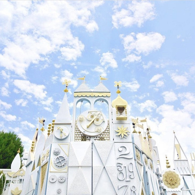 「イッツ・ア・スモール・ワールド」では、各国の国歌を流す予定だった