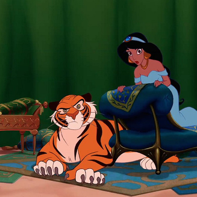 ブルーが基調のジャスミンの部屋