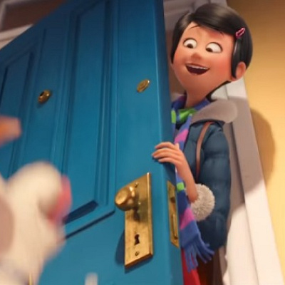 ケイティ（右）／映画『ペット』