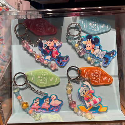 【安心発送】 キーチェーン(ディズニー夏グッズ2025SUNNY Summer SUNNY キーホルダー・アクリルキーホルダー