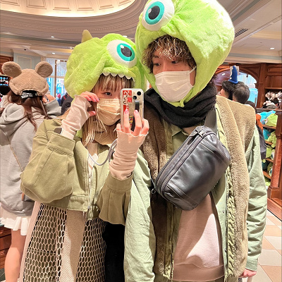 カーキカジュアル