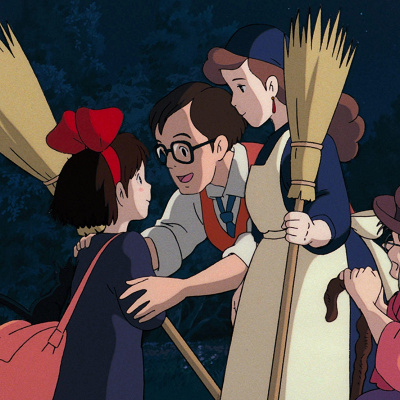 魔女の修行に旅立つキキと見送る両親