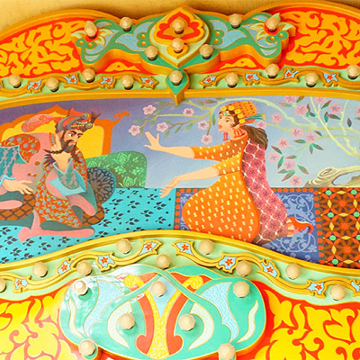 王のシャハリヤールと、王妃のシャハラザード