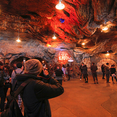 ネモ船長の助手に連れられて、地底探検にいざ出発！