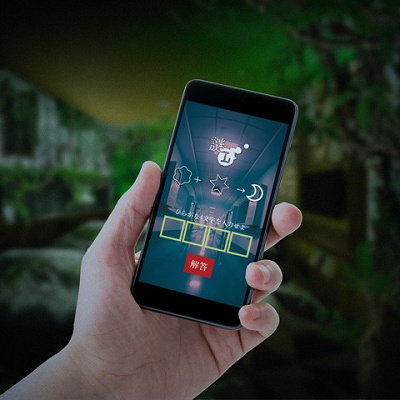 スマートフォンとリンクし、内容が進む（公式サイト）