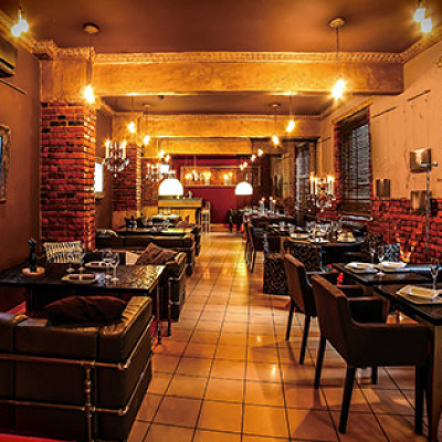 「ホテル・アルバート」のラウンジ内装