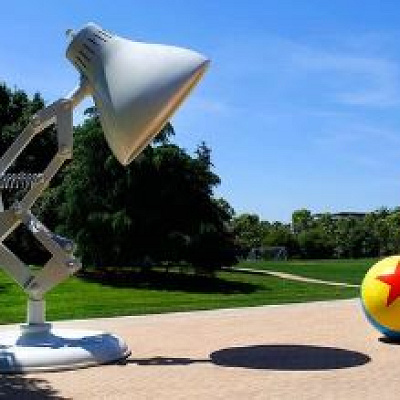 ルクソー Jr.とピクサーボール