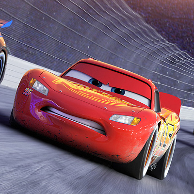 人気ベテランレーサーのマックィーンが最終戦で…