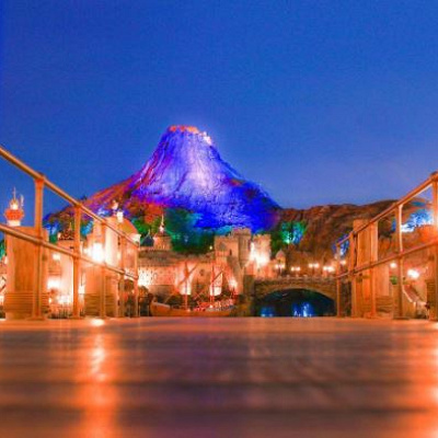 夜のメディテレーニアンハーバー