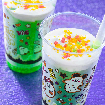 メロンソーダ（ホイップクリーム＆パイナップルシロップ）