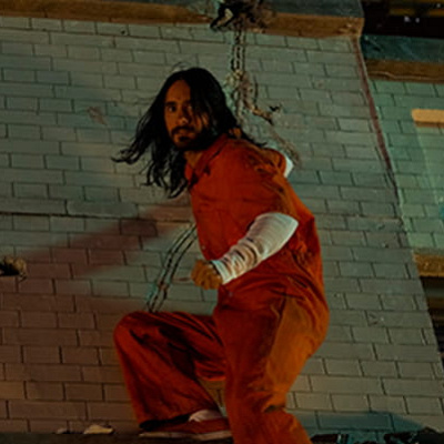 逃げるマイケル