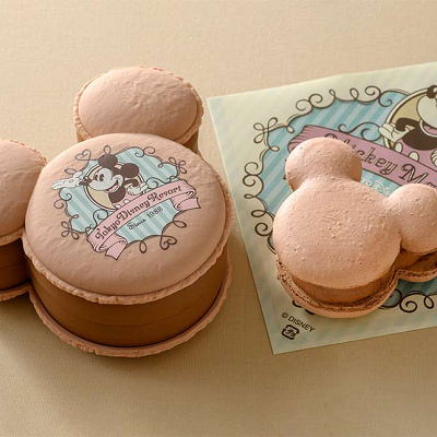 ミッキーマカロン（チョコレート）、スーベニアケース付き
