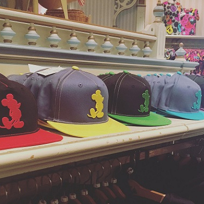 ミッキーシルエットのキャップたち