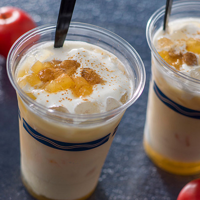 ミルクティーカクテル（ラム＆アップルパイシロップ）