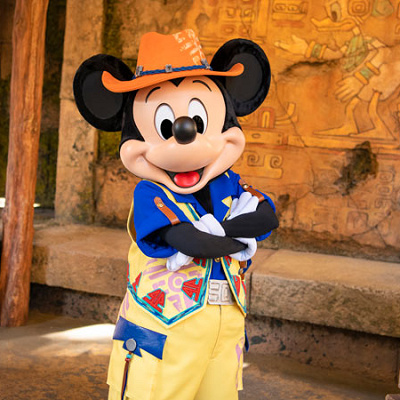 ウォルトディズニーワールドのオープニングセレモニーに登場した
