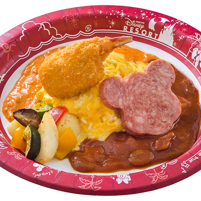 オムライス、カニツメのクリームコロッケとソーセージ添え