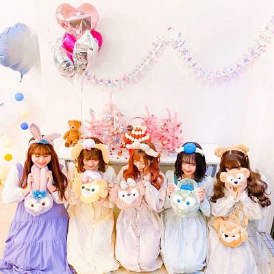 ワンピースのワントーンコーデ