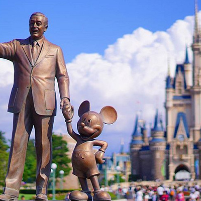 パートナーズ像(本物)