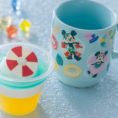 パイナップルゼリー＆ココナッツムース、スーベニアカップ付き（2022年夏ディズニーランド「SUISUI SUMMER」スーベニア）