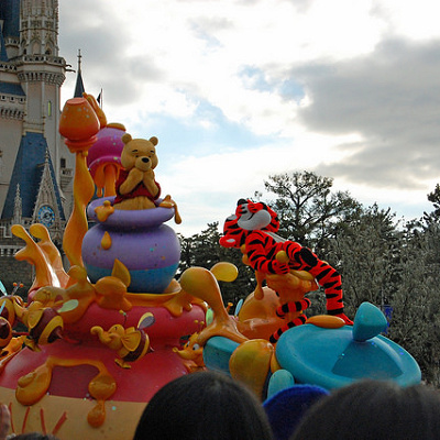 パレードのプーさんたち
