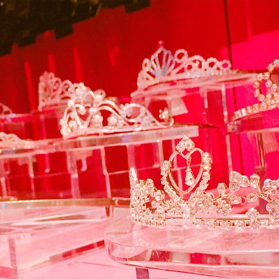 将来結婚式でつけたいティアラをプレゼント♡