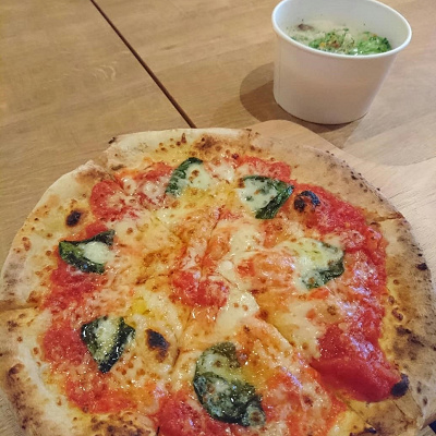 リーズナブルな本格ピッツァ