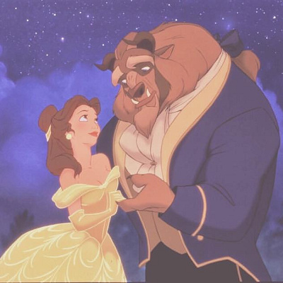 優しさで包み込むような素敵な女性ですね♡