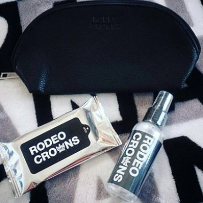 持ち運び便利な小型ウエットティッシュ