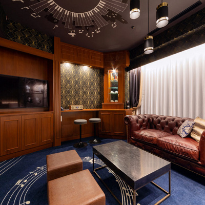 ピーナッツジャズルームのソファースペース　