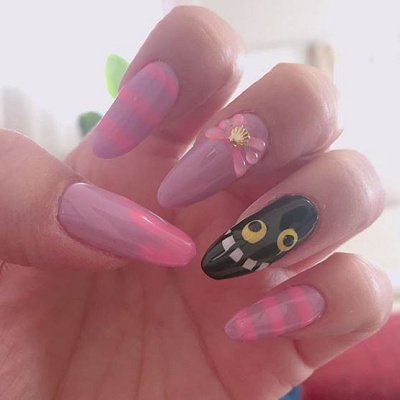 落ち着いた大人向けネイル