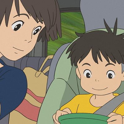 ポニョを眺める宗介とリサ