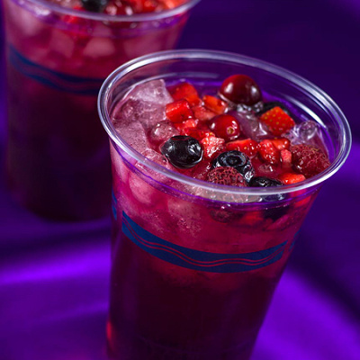 スパークリングカクテル(ブルーベリーリキュール&グレープドリンク)