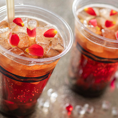 スパークリングカクテル（カシスリキュール＆アップル）