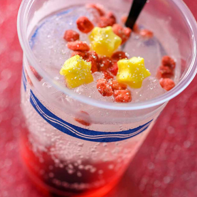 スパークリングカクテル（ジン＆サングリアシロップ）