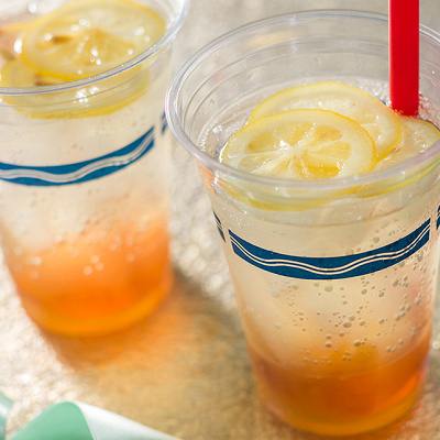 スパークリングワインカクテル（パッションフルーツ＆ティーゼリー）