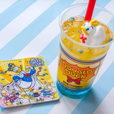 スペシャルドリンク（オレンジドリンク＆パイナップル）、スーベニアコースター付き