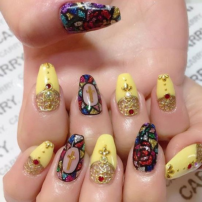 ステンドグラス風の美女と野獣ネイル