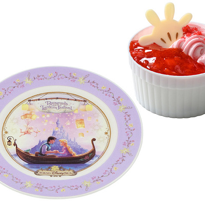 ストロベリーミルクムースケーキ、スーベニアプレート付き