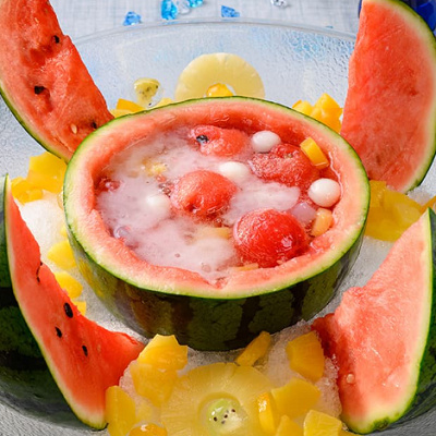 みんなでワイワイサマーパーティー 丸ごとスイカのフルーツポンチ